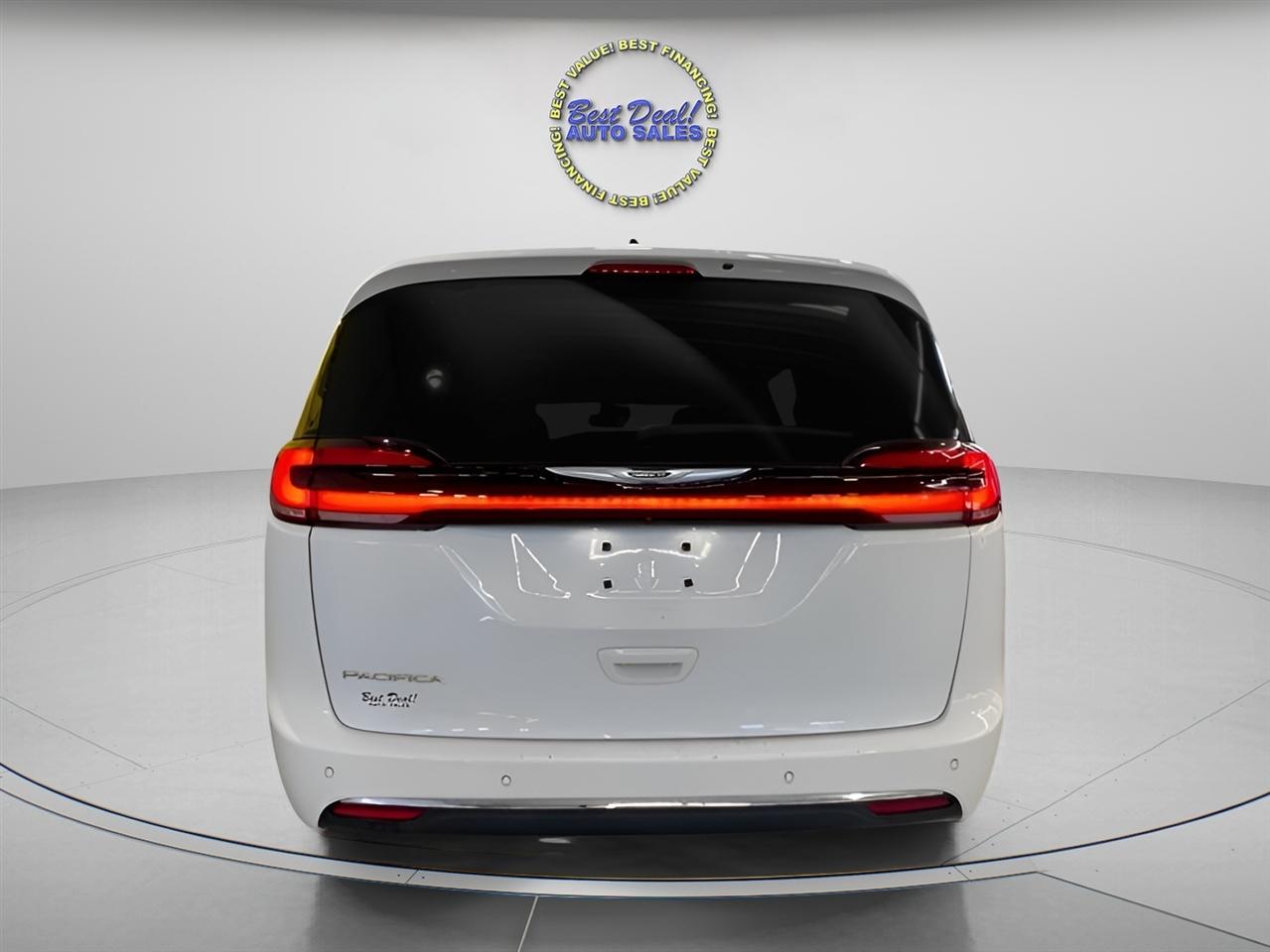 Chrysler Pacifica Touring 2023