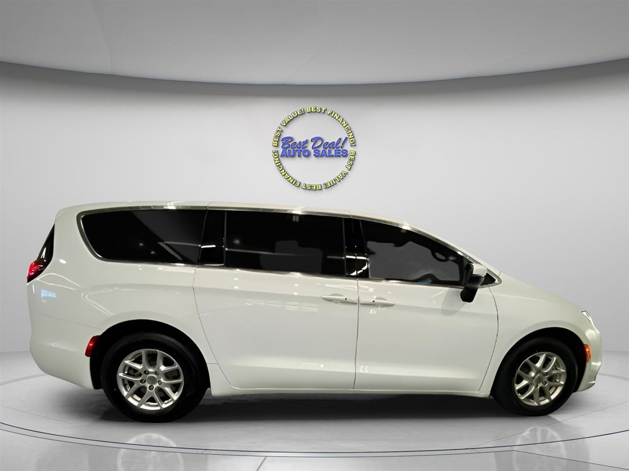 Chrysler Pacifica Touring 2023