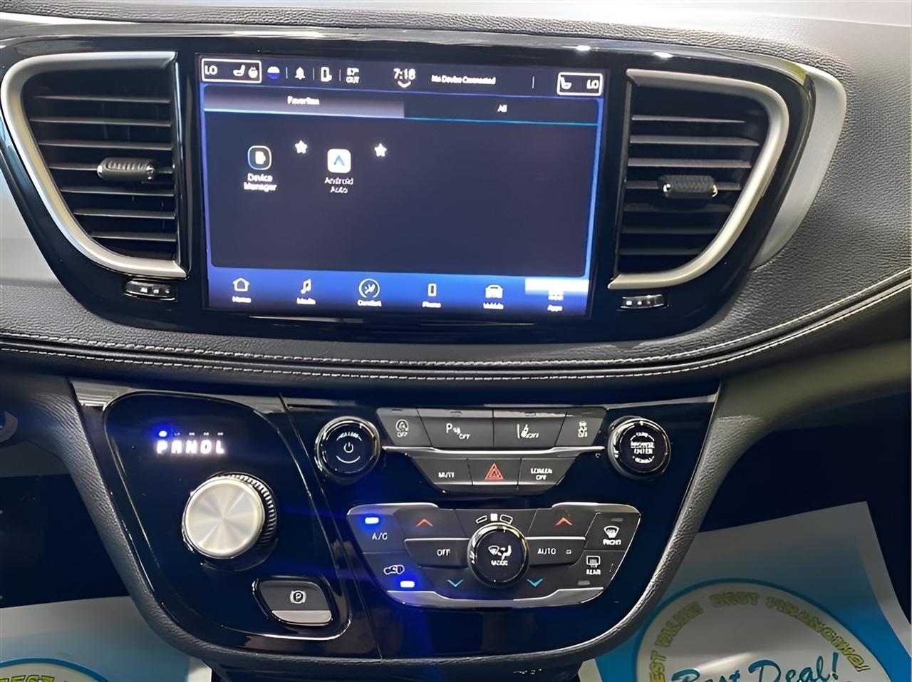 Chrysler Pacifica Touring 2023