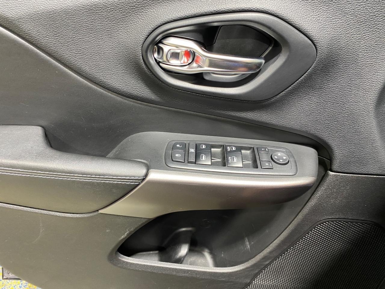 Jeep Cherokee Latitude Plus 4WD 2019