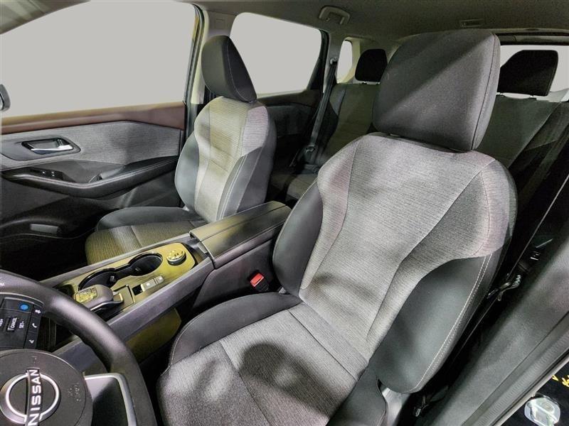 2022 Nissan Rogue SV - Photo 13