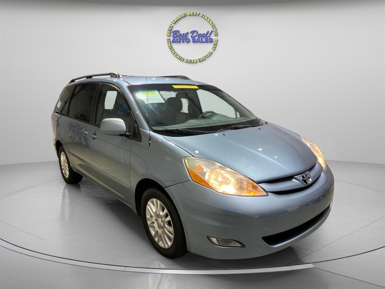 Toyota Sienna XLE FWD 2009