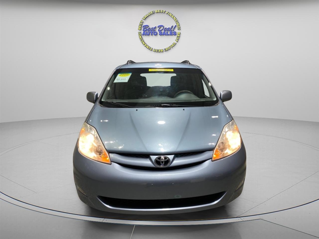 Toyota Sienna XLE FWD 2009