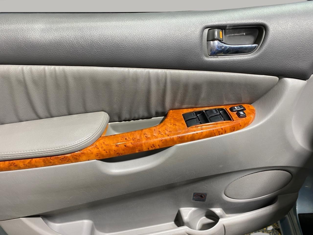 Toyota Sienna XLE FWD 2009