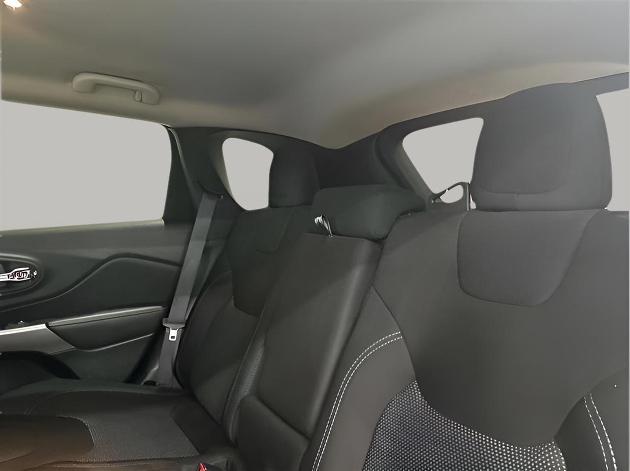 2021 Jeep Cherokee Latitude - Photo 10