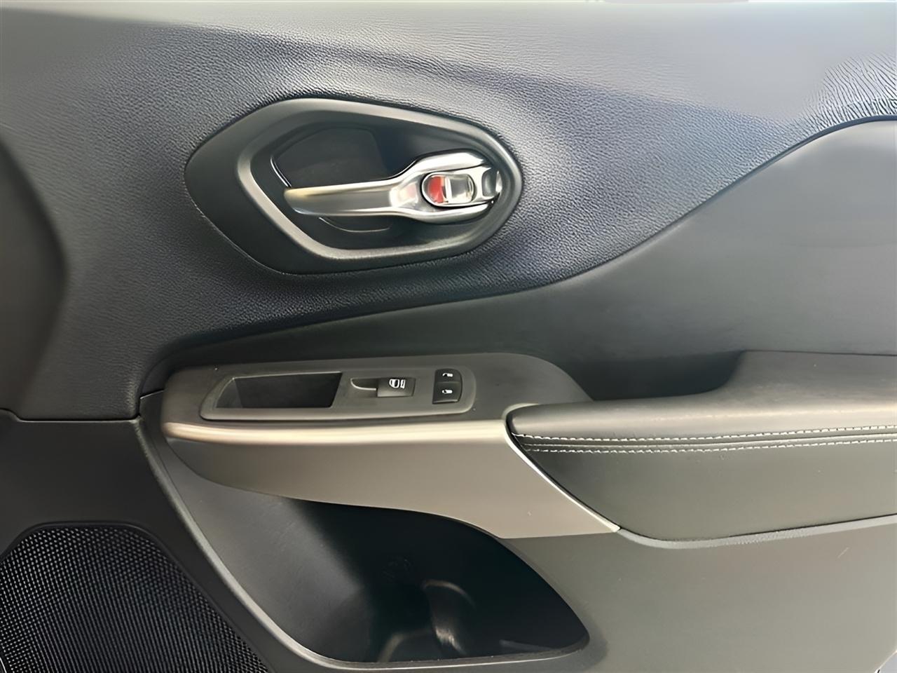 2021 Jeep Cherokee Latitude - Photo 22
