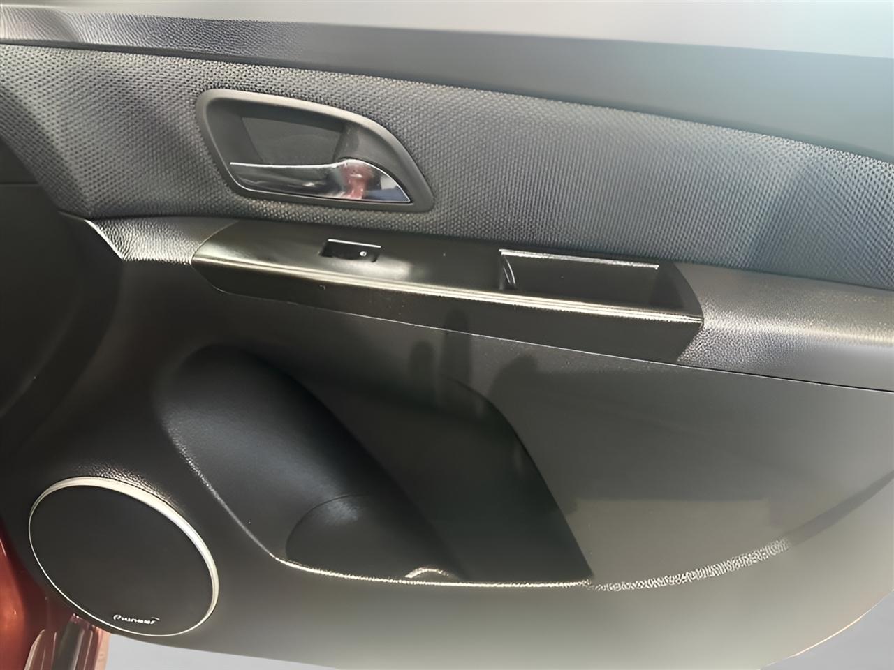 Chevrolet Cruze 1LT 2012