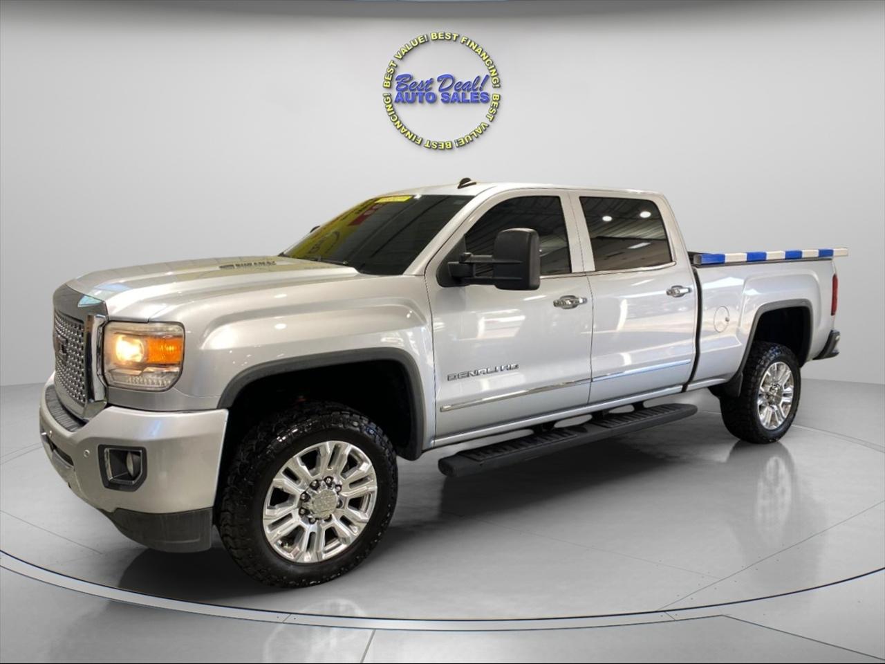 2015 GMC Sierra 2500HD Denali Crew Cab 6.5 FT Bed 4WD
