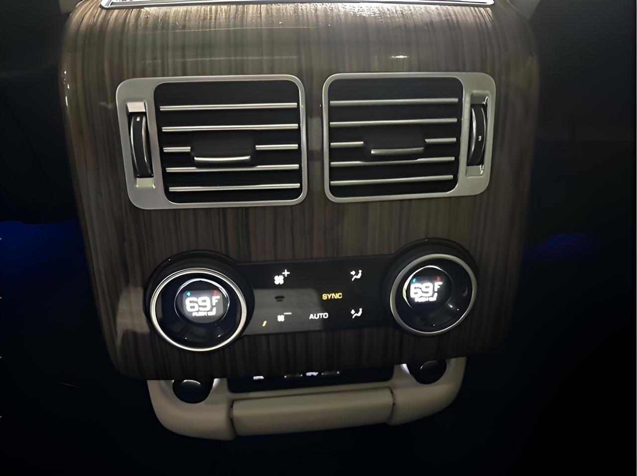 Land Rover Range Rover Supercharged LWB 2019