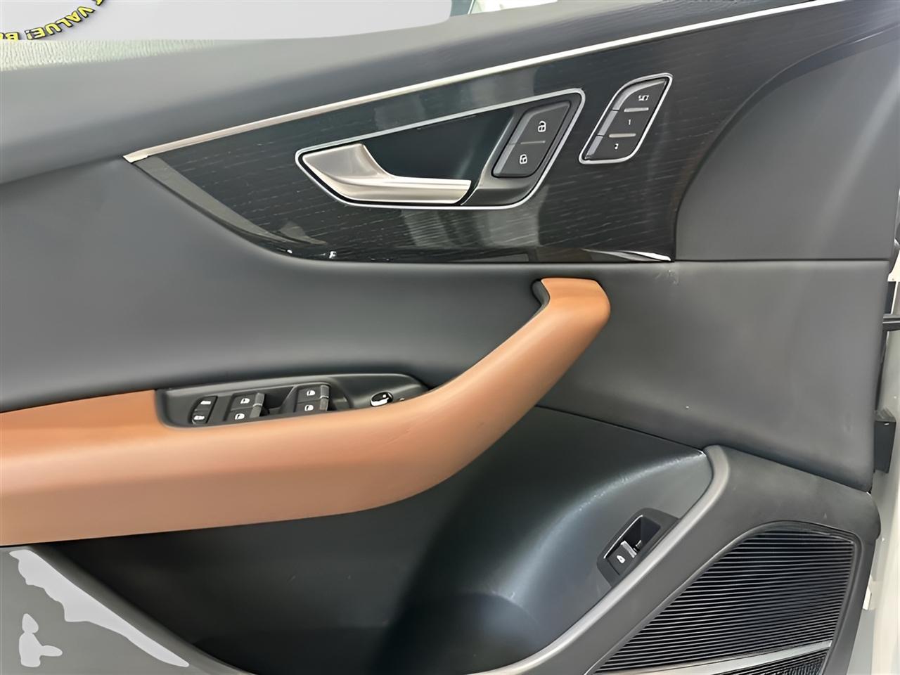 Audi Q7 Premium Plus 55 TFSI quattro 2021