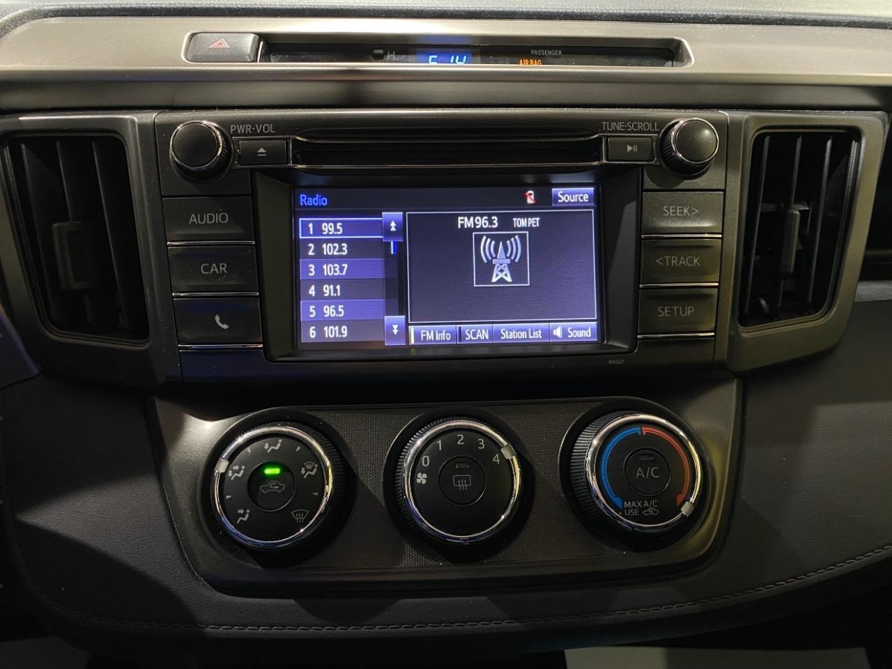 Toyota RAV4 LE AWD 2015