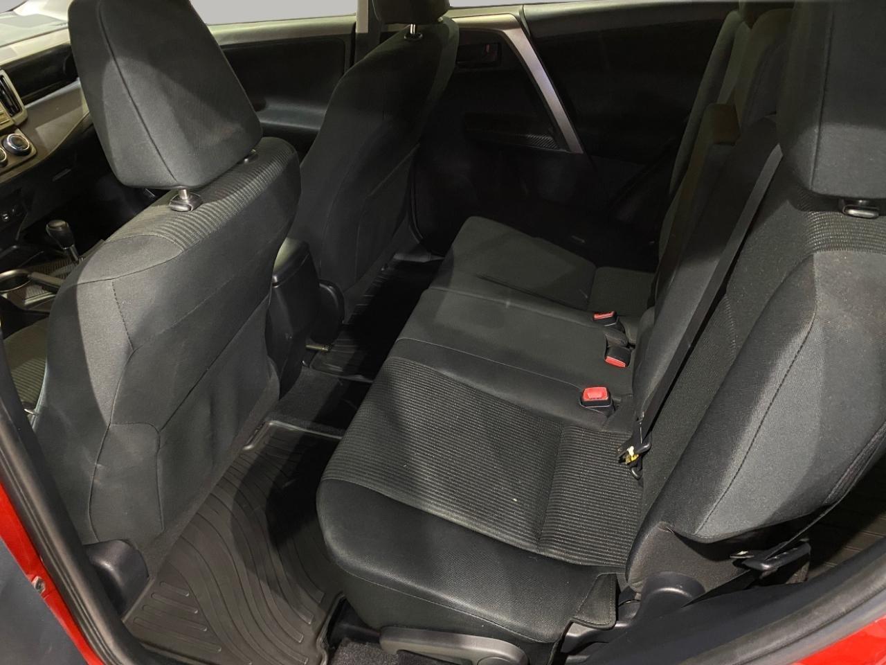 Toyota RAV4 LE AWD 2015
