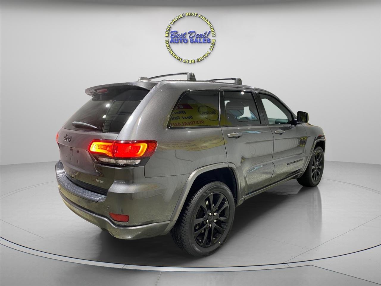 Jeep Grand Cherokee Laredo 4x4 2020