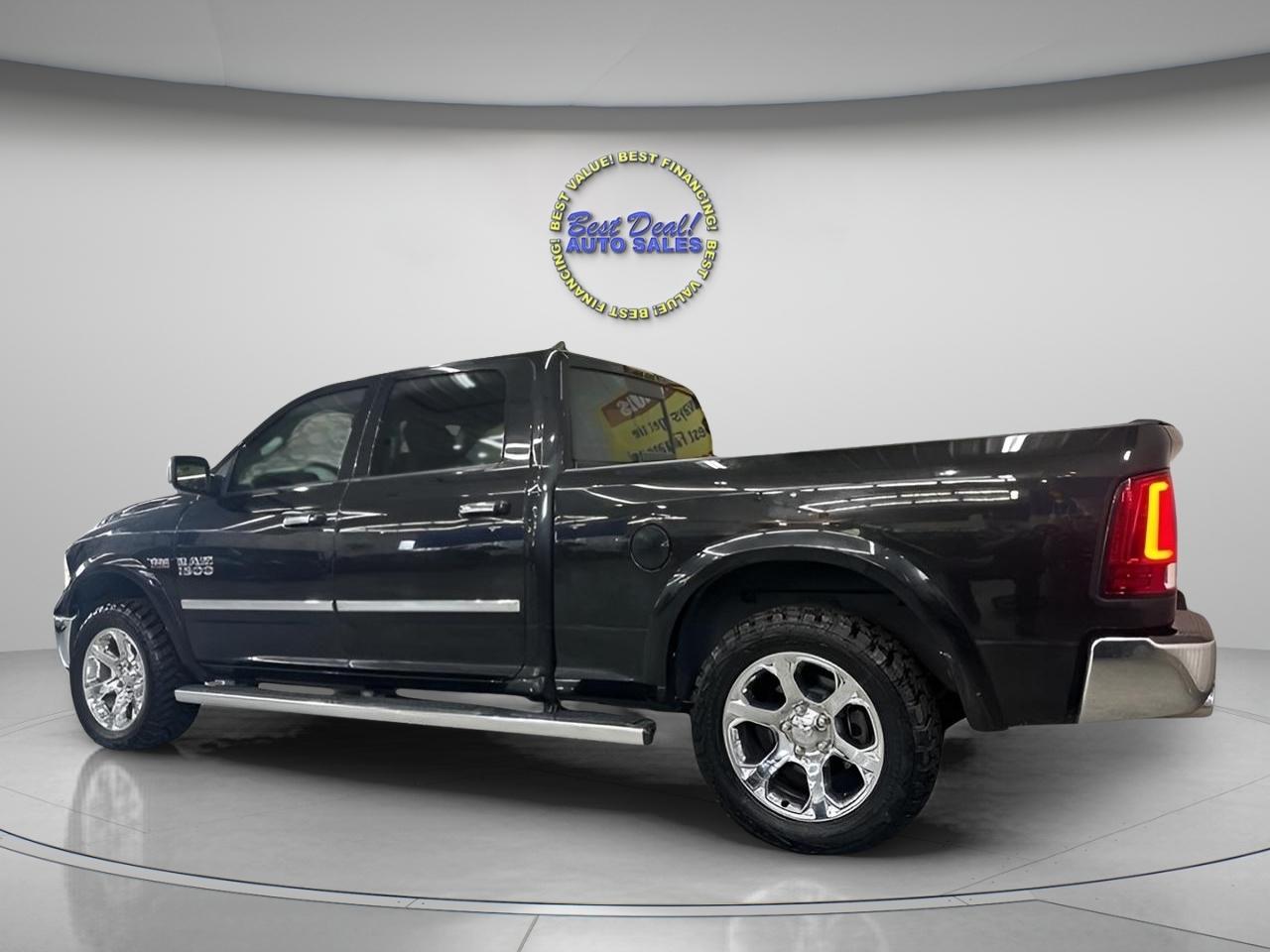 RAM 1500 Laramie Crew Cab 4WD 2016