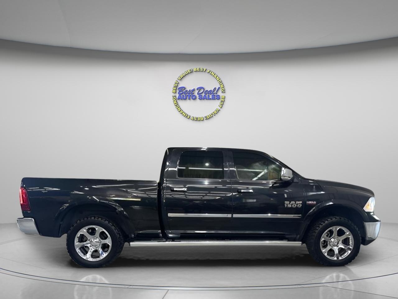 RAM 1500 Laramie Crew Cab 4WD 2016