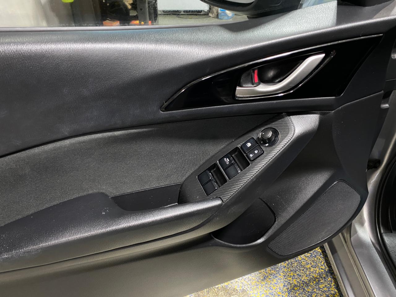 Mazda MAZDA3 i Sport AT 4-Door 2016