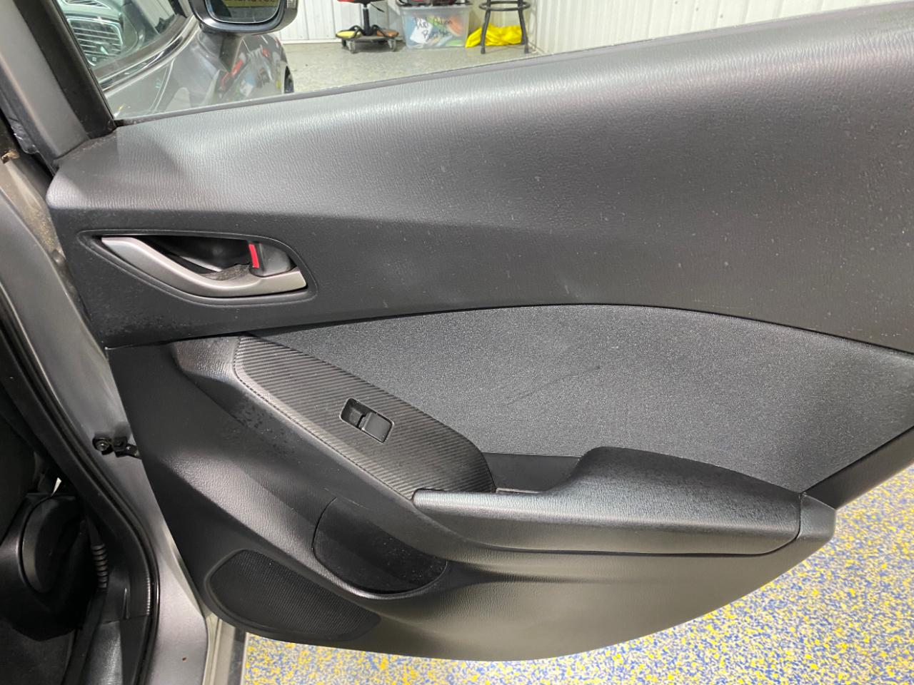 Mazda MAZDA3 i Sport AT 4-Door 2016