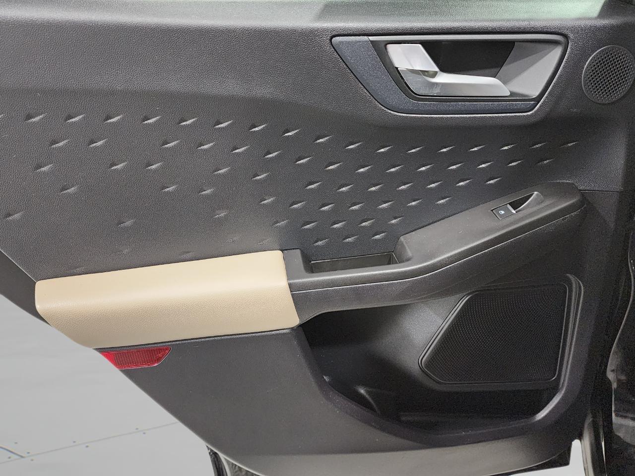 Ford Escape Hybrid  2020
