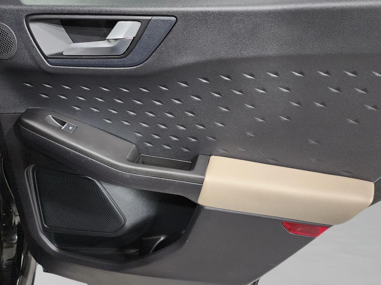 Ford Escape Hybrid  2020