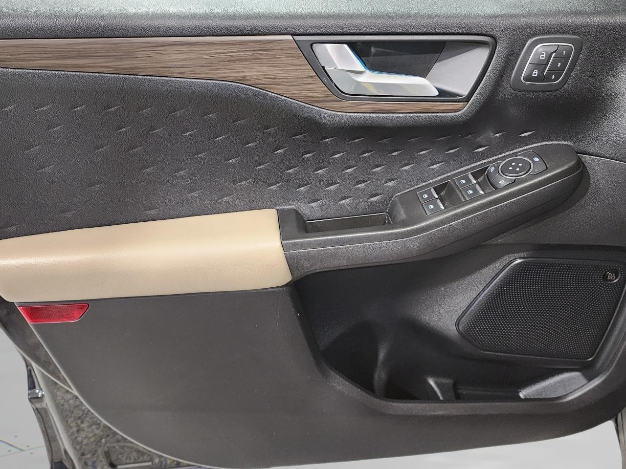 Ford Escape Hybrid  2020