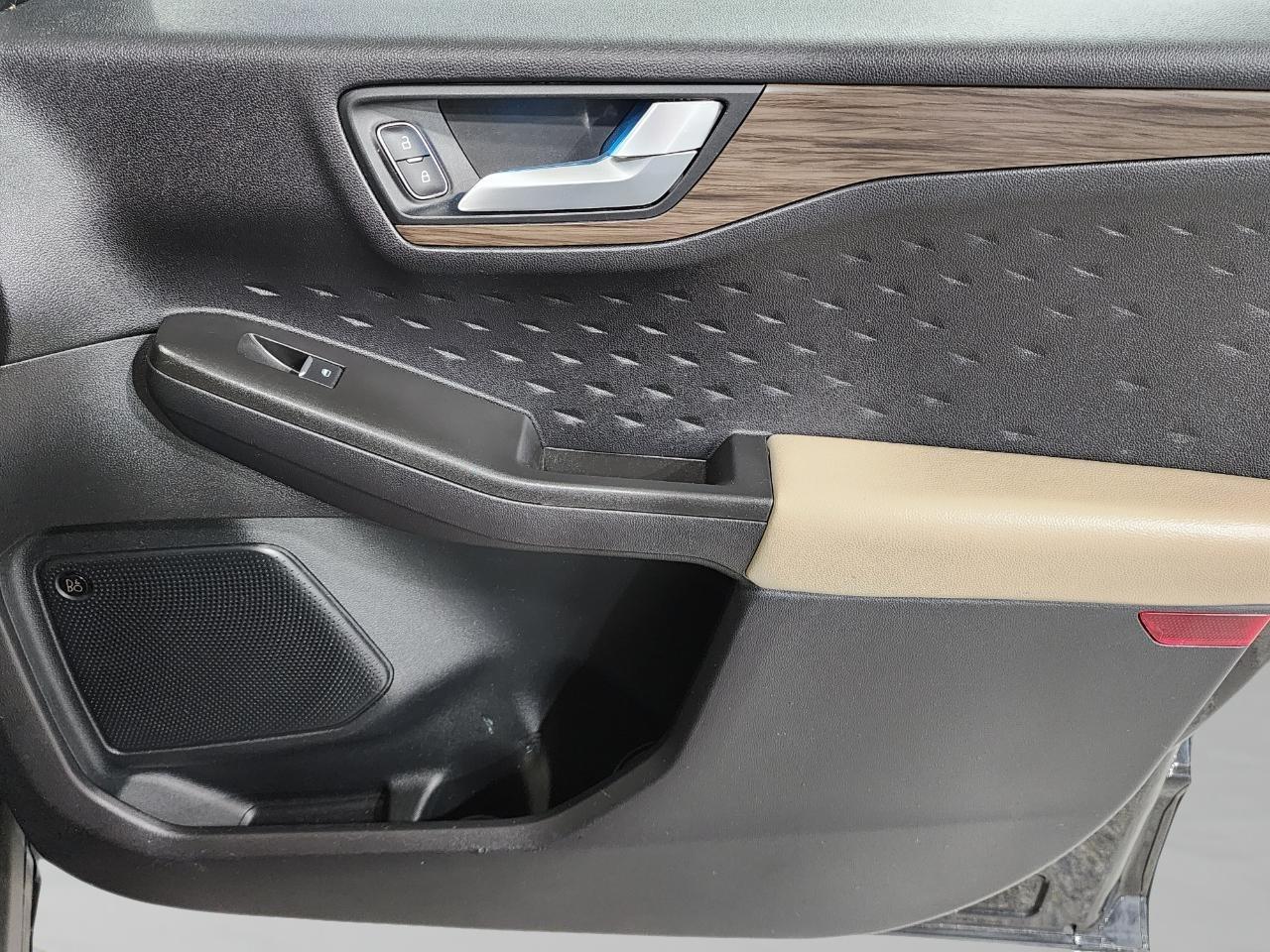Ford Escape Hybrid  2020