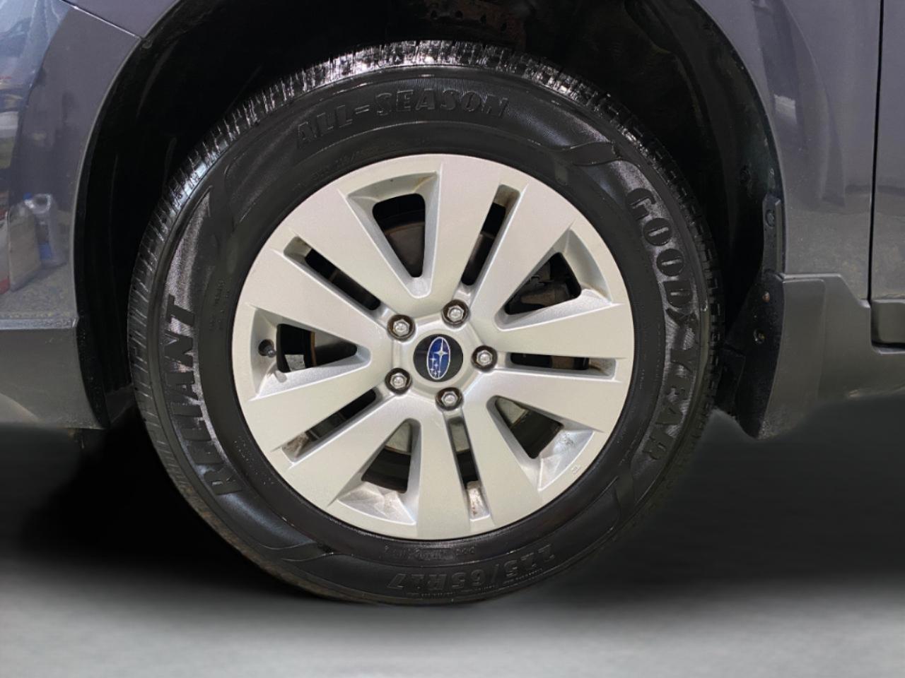 Subaru Outback 4dr Wgn 2.5i Premium PZEV 2017