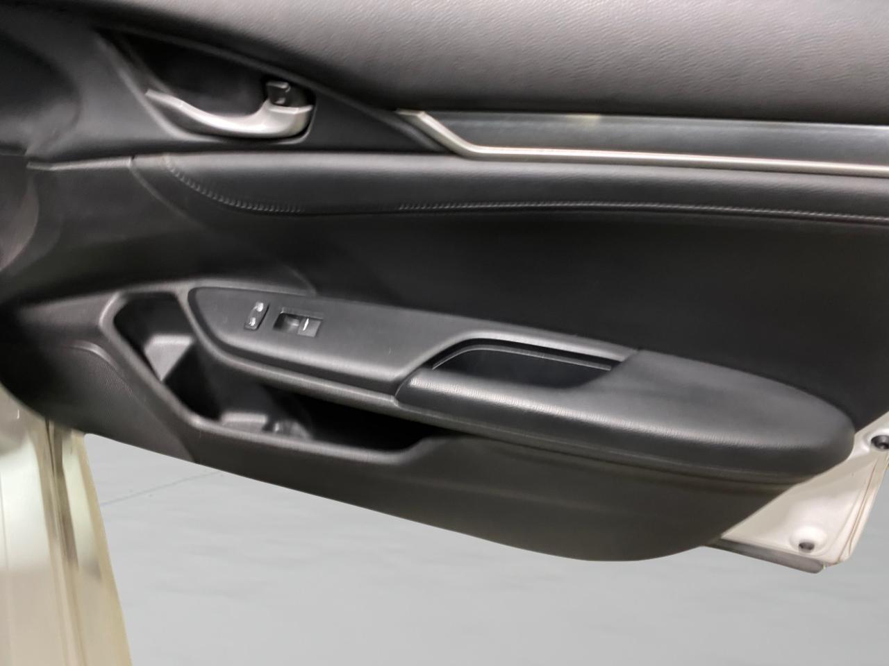 Honda Civic Sedan 4dr CVT Touring 2016