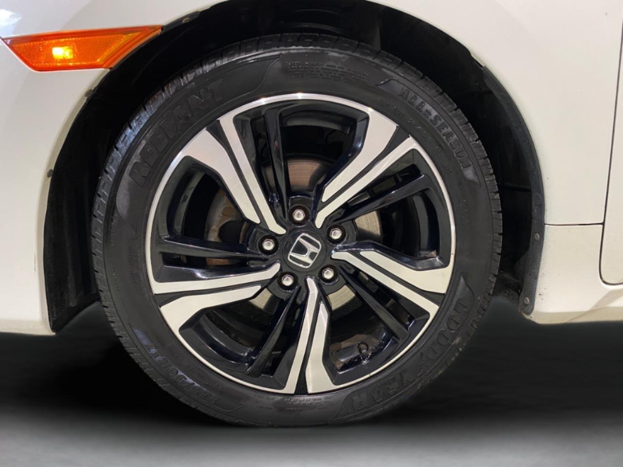 Honda Civic Sedan 4dr CVT Touring 2016