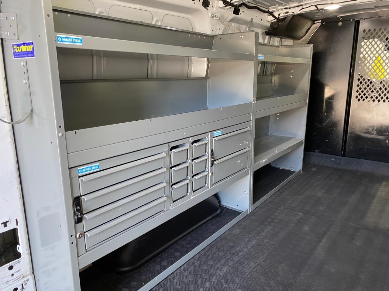Ford Transit 250 Van Low Roof 60/40 Pass.130-in. WB 2019