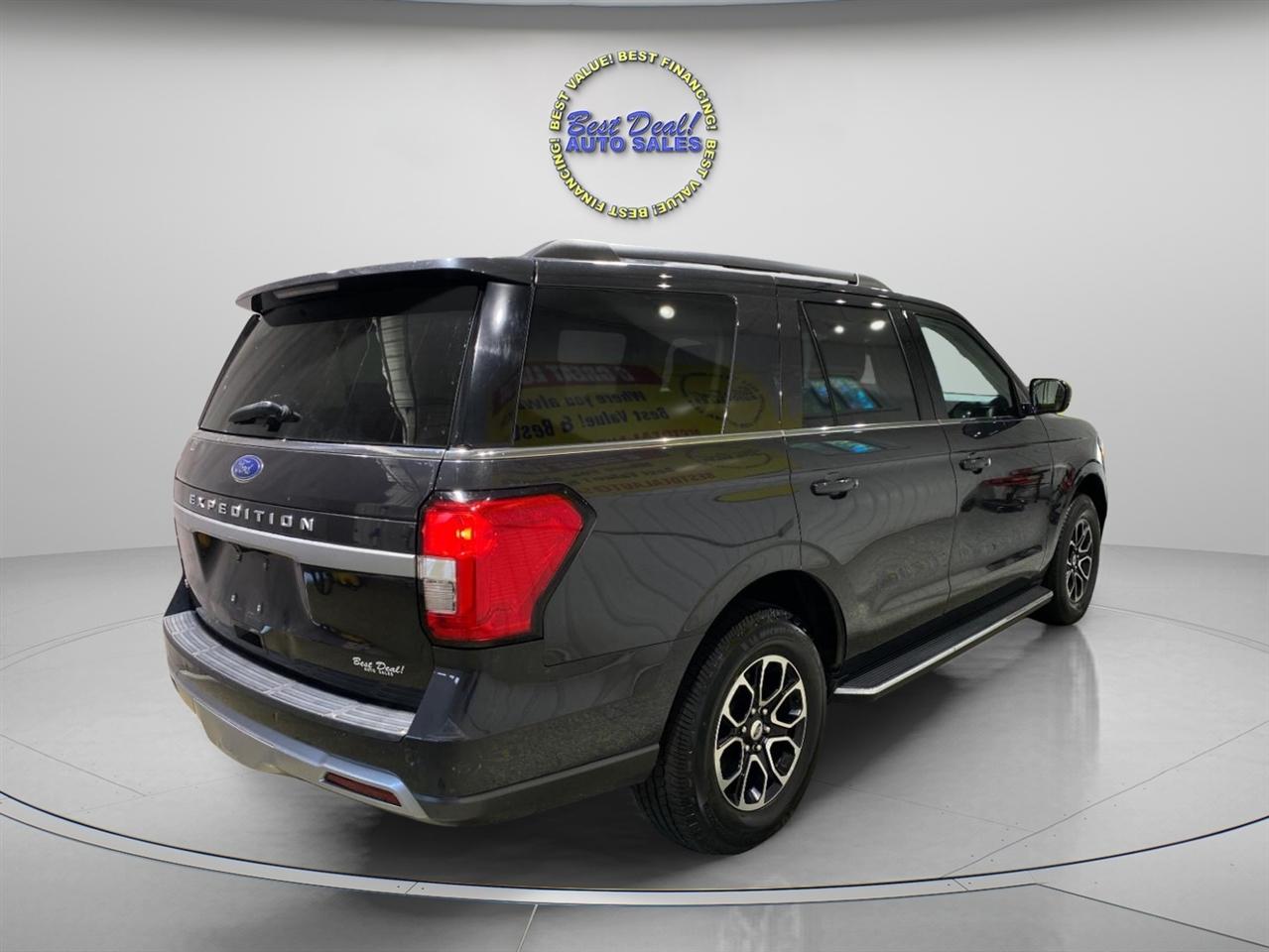 Ford Expedition XLT 4WD 2022