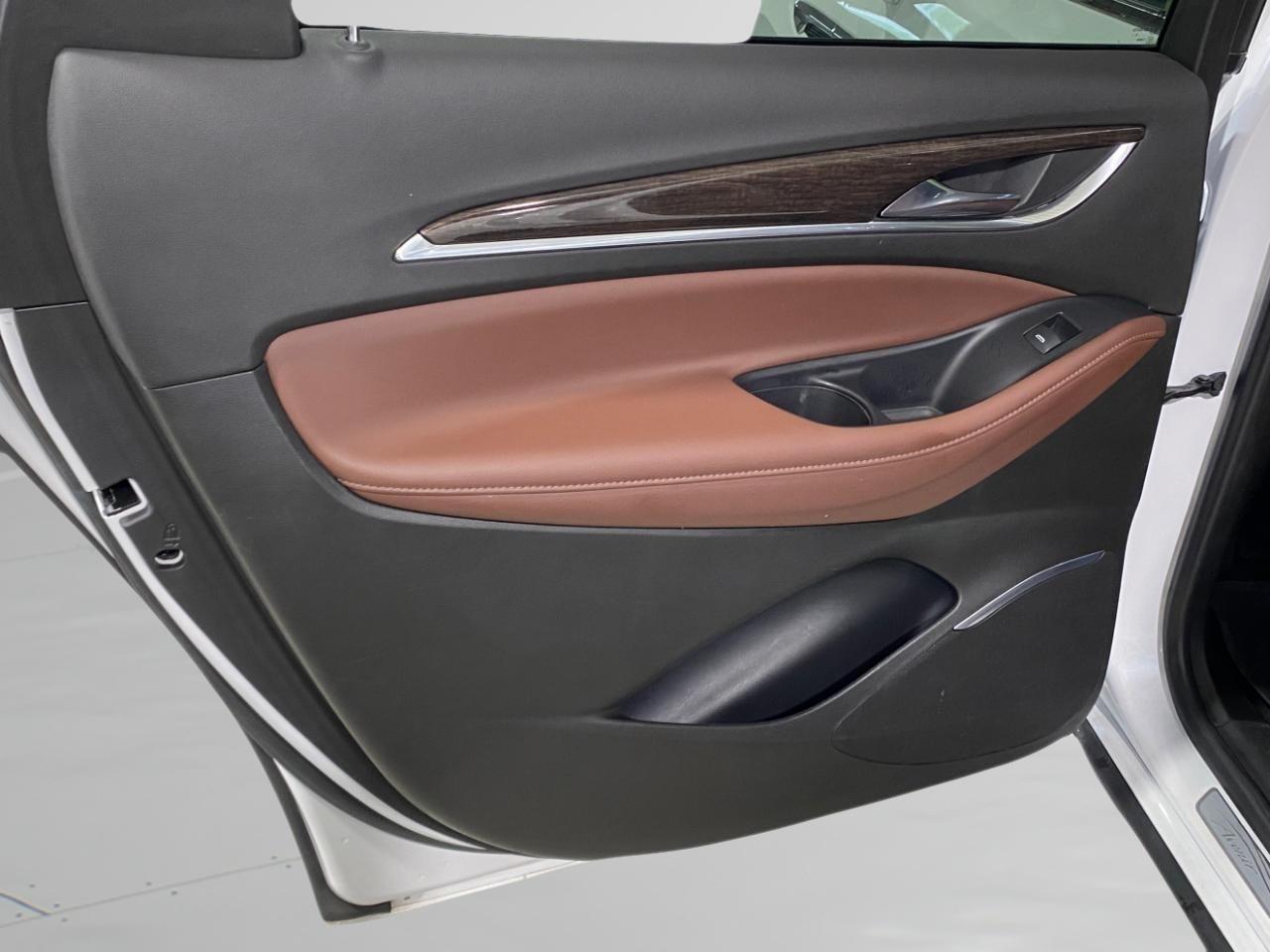 Buick Enclave Avenir AWD 2021