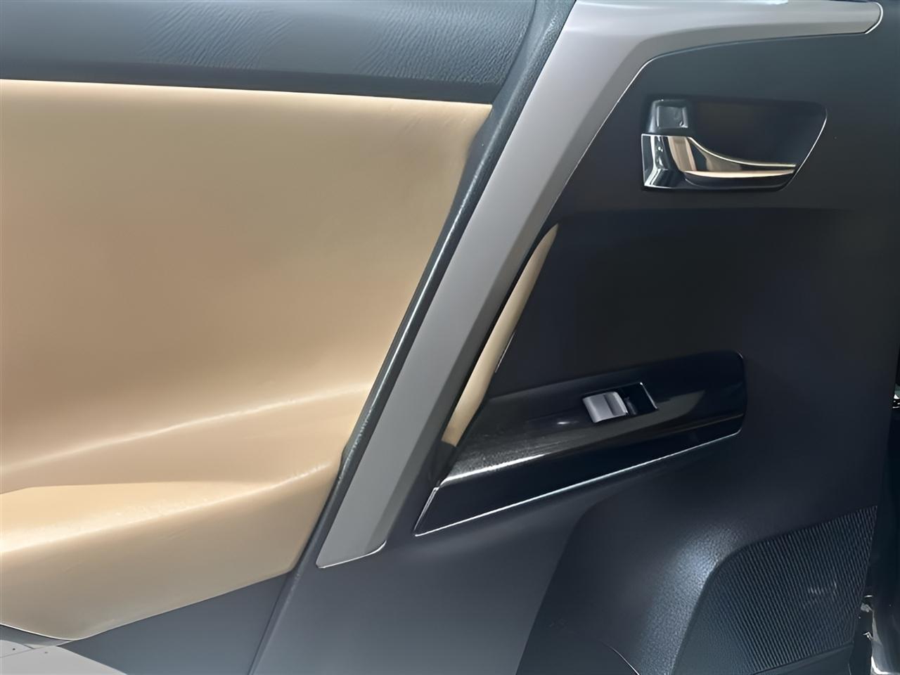 Toyota RAV4 Limited AWD 2018
