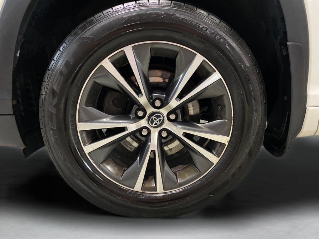Toyota Highlander XLE AWD V6 2016