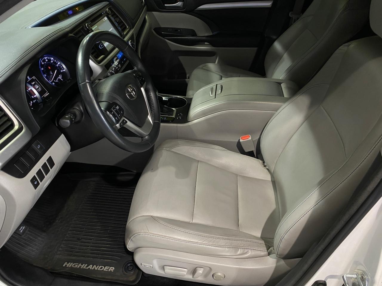 Toyota Highlander XLE AWD V6 2016