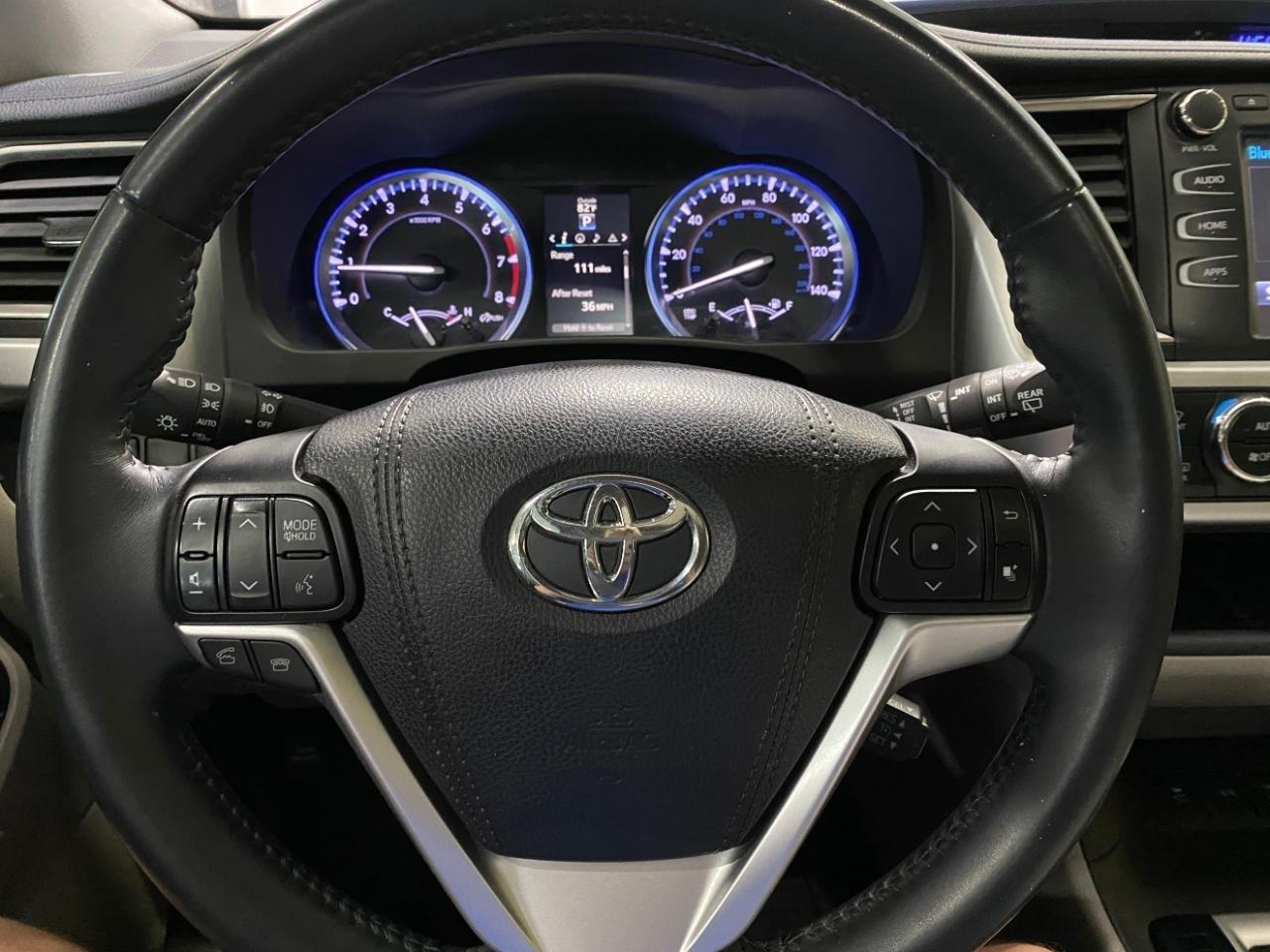 Toyota Highlander XLE AWD V6 2016
