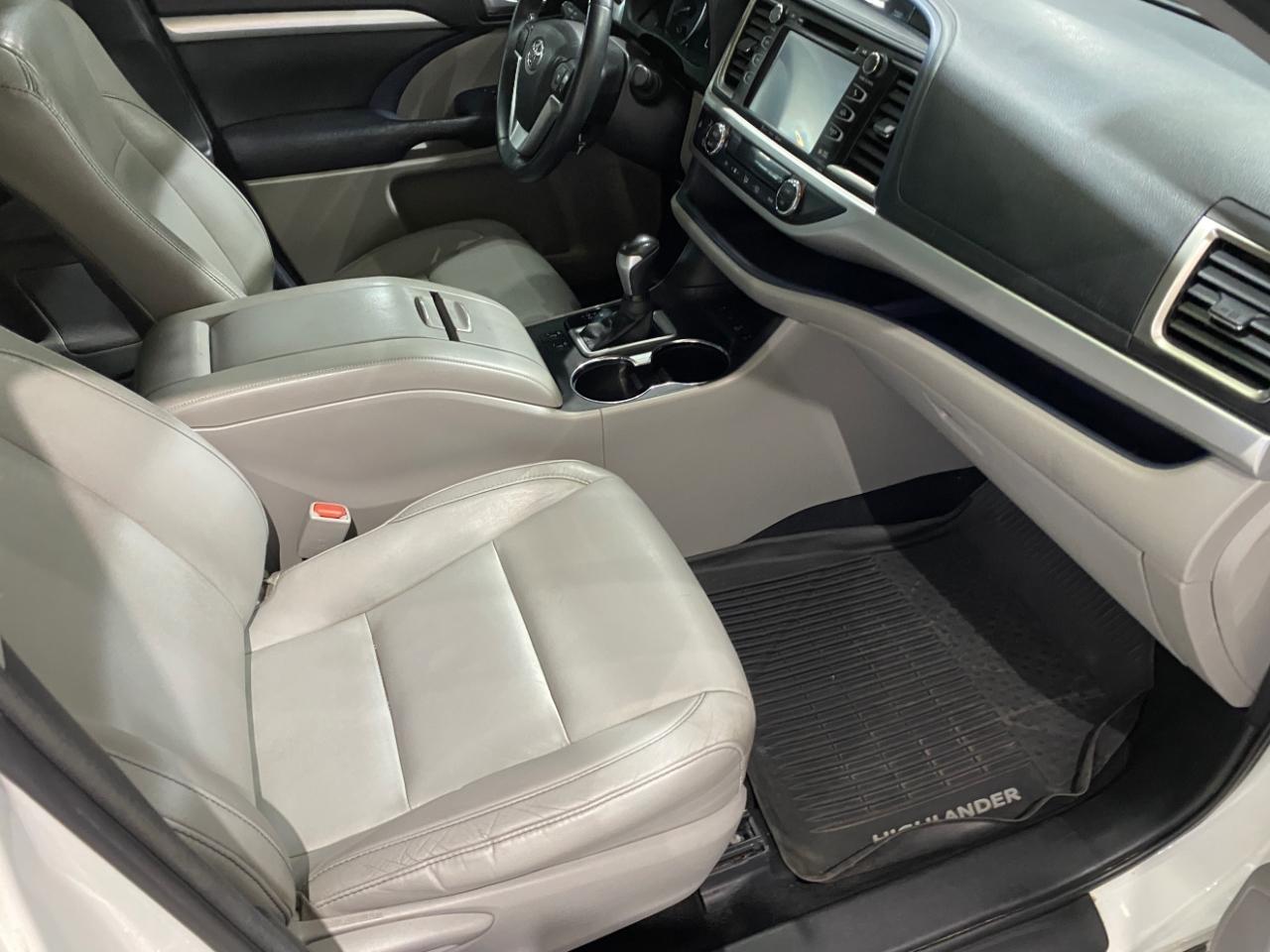 Toyota Highlander XLE AWD V6 2016