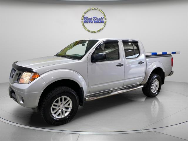 Silver 2018 Nissan Frontier SL Crew Cab 4WD Pickup Truck Four-Wheel Drive Automatic