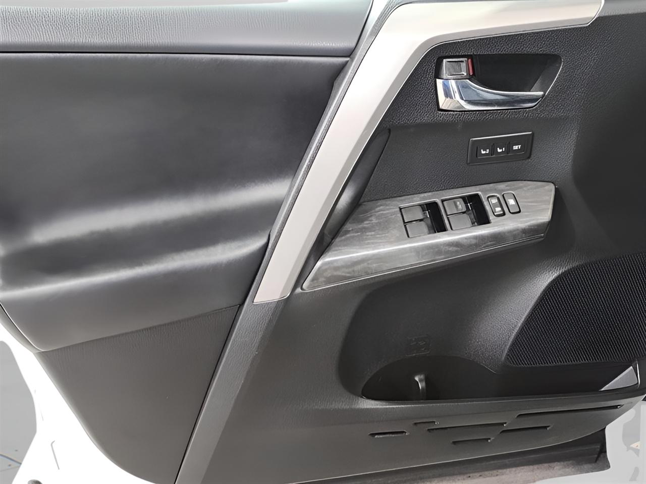Toyota RAV4  2017
