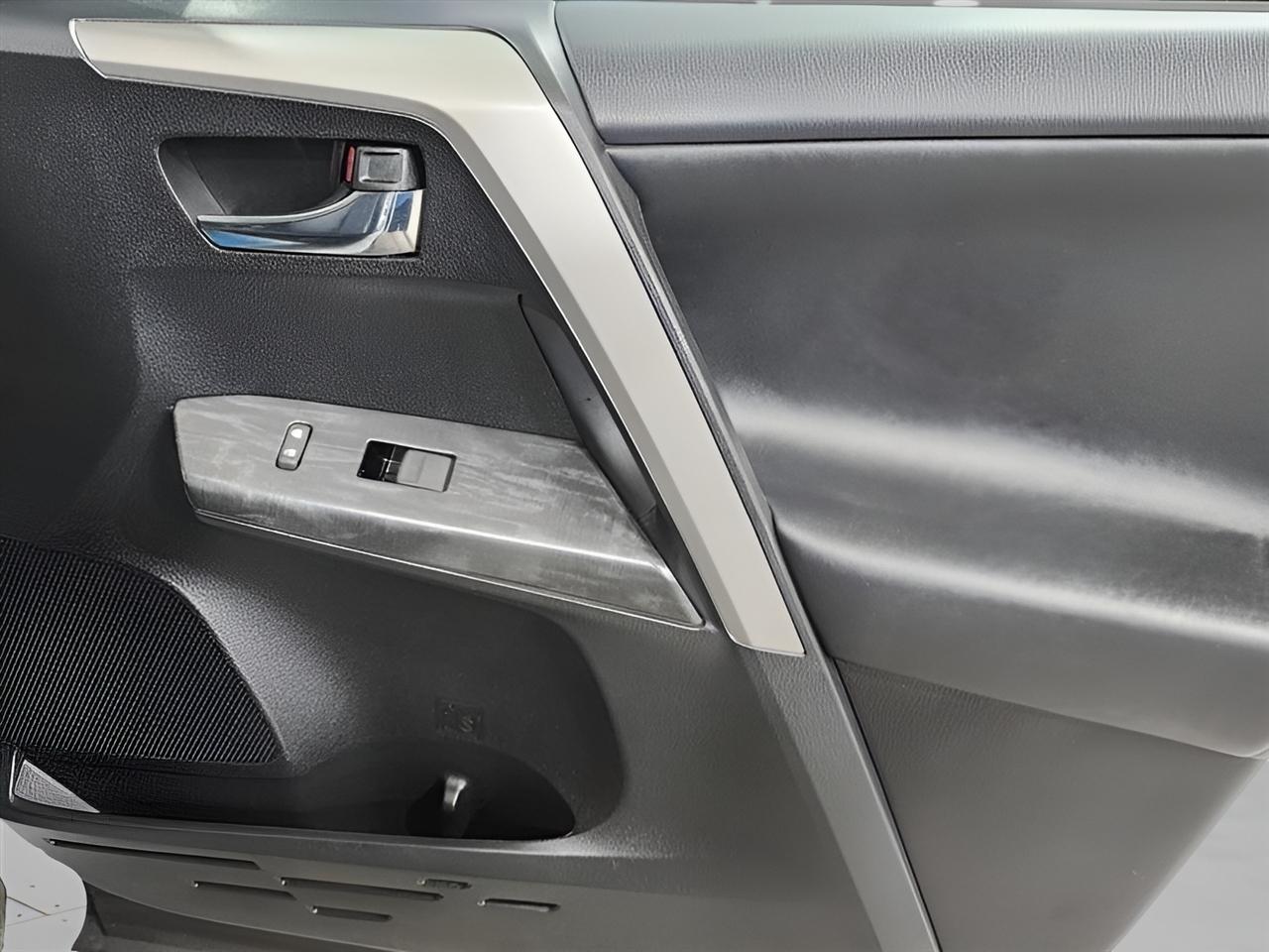 Toyota RAV4  2017