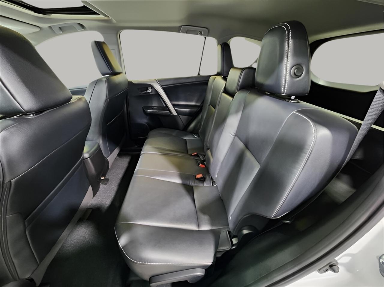 Toyota RAV4  2017