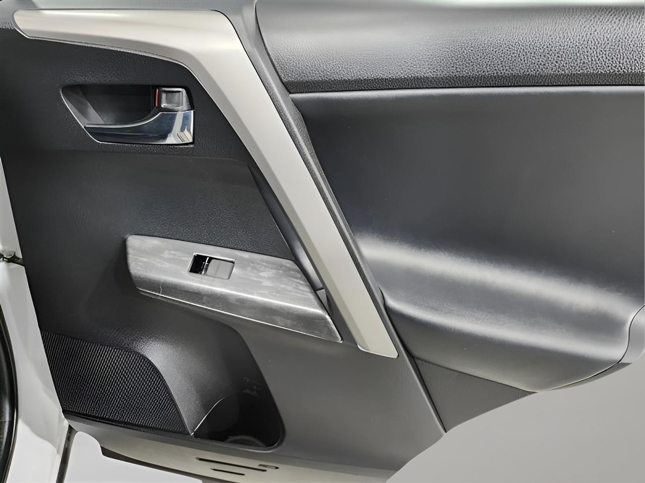 Toyota RAV4  2017