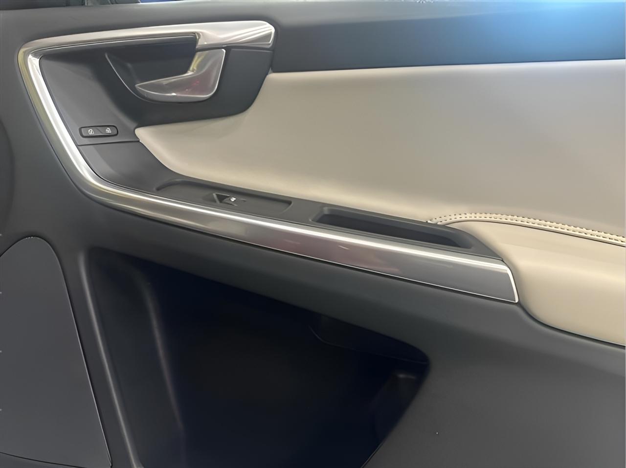 Volvo XC60 T5 Dynamic 2017