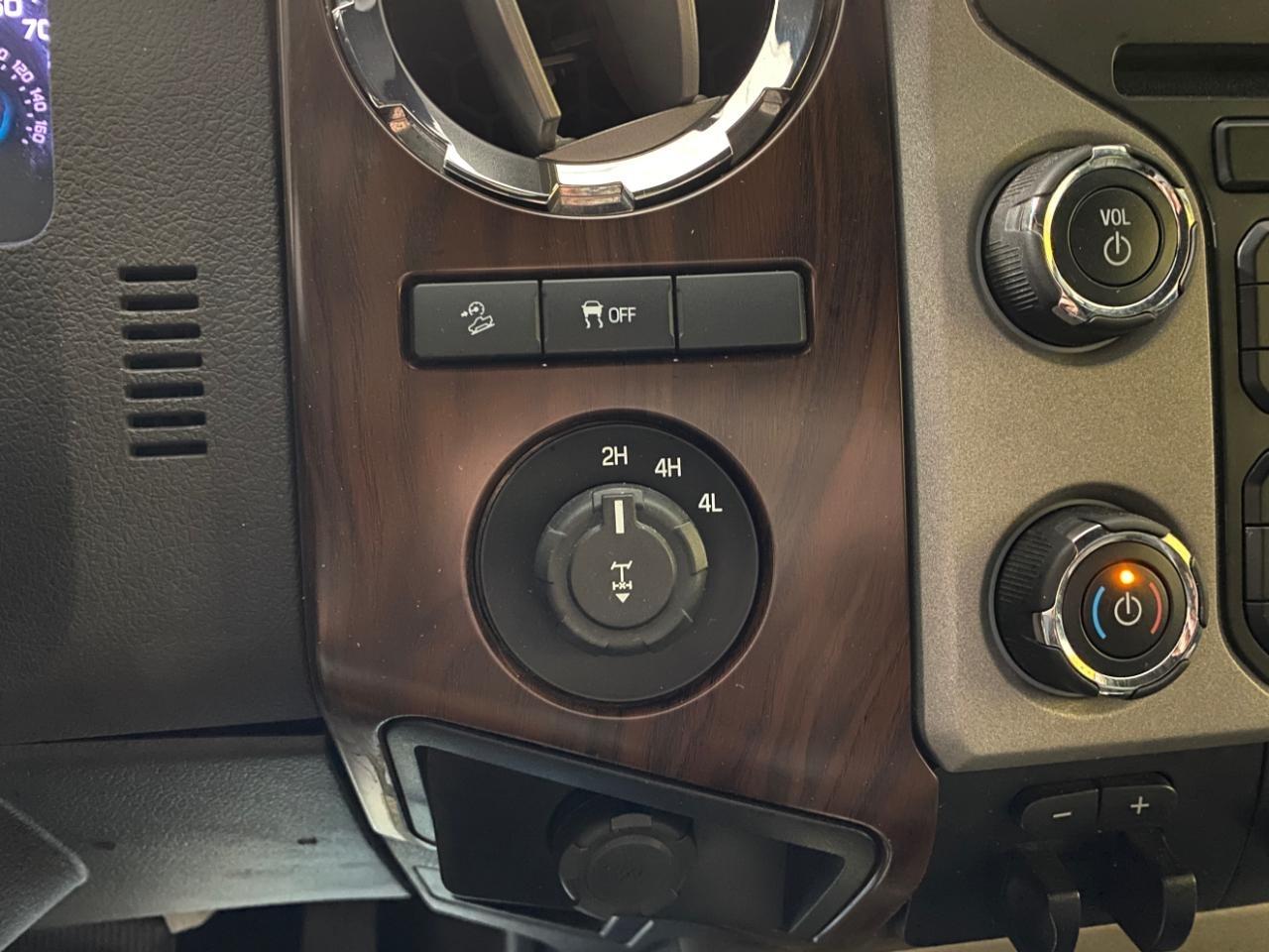 Ford Super Duty F-250 SRW 4WD Crew Cab 156" Lariat 2014
