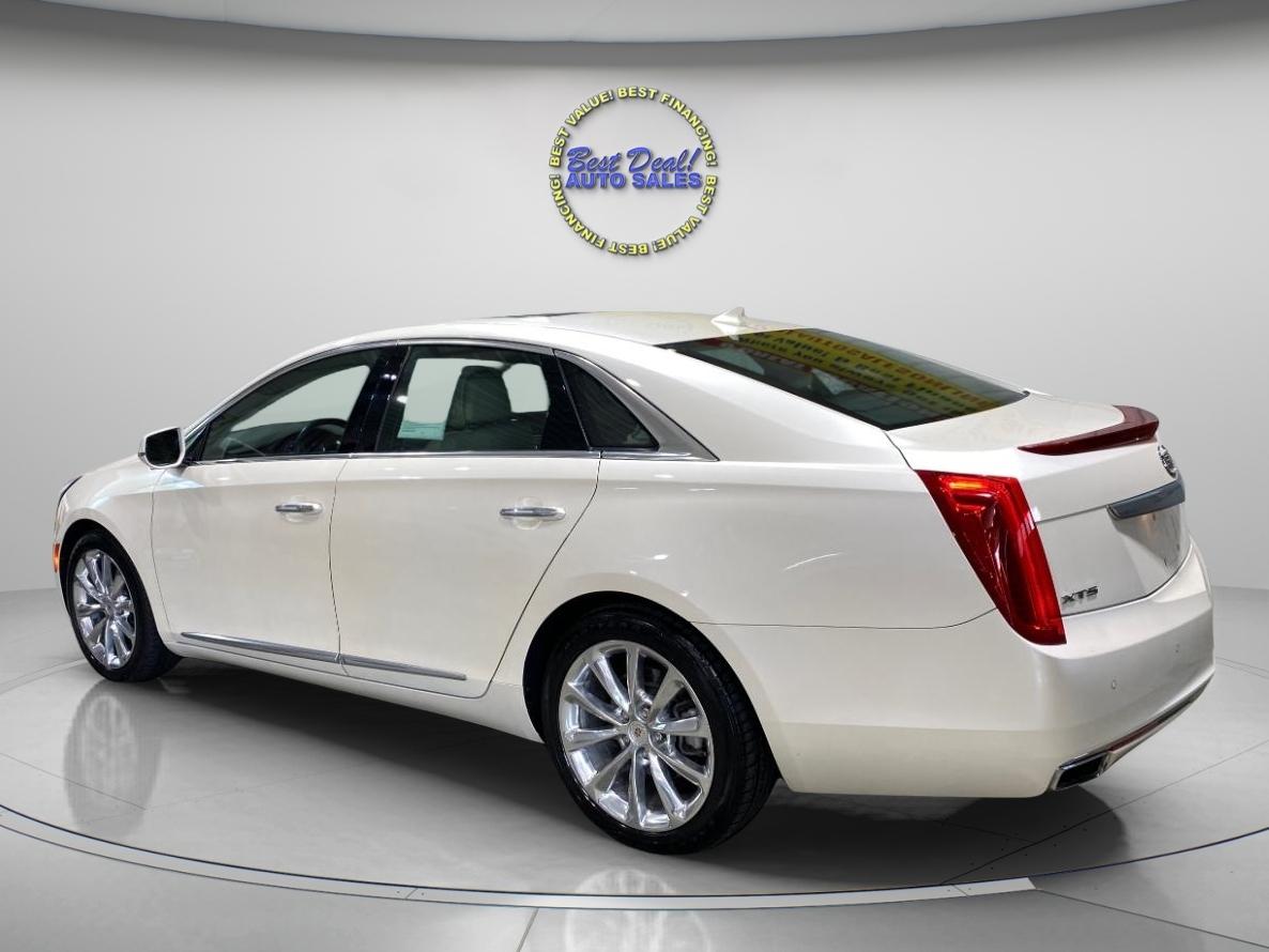 Cadillac XTS 4dr Sdn Luxury Collection FWD 2014