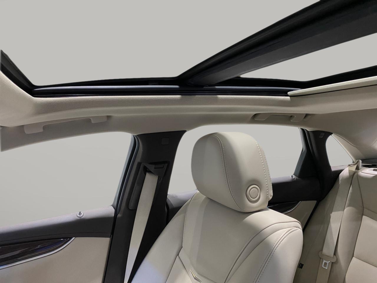 Cadillac XTS 4dr Sdn Luxury Collection FWD 2014