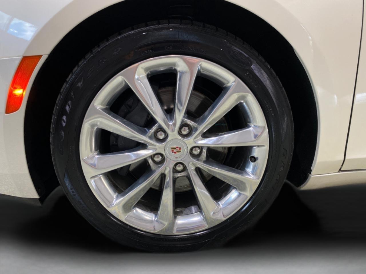 Cadillac XTS 4dr Sdn Luxury Collection FWD 2014