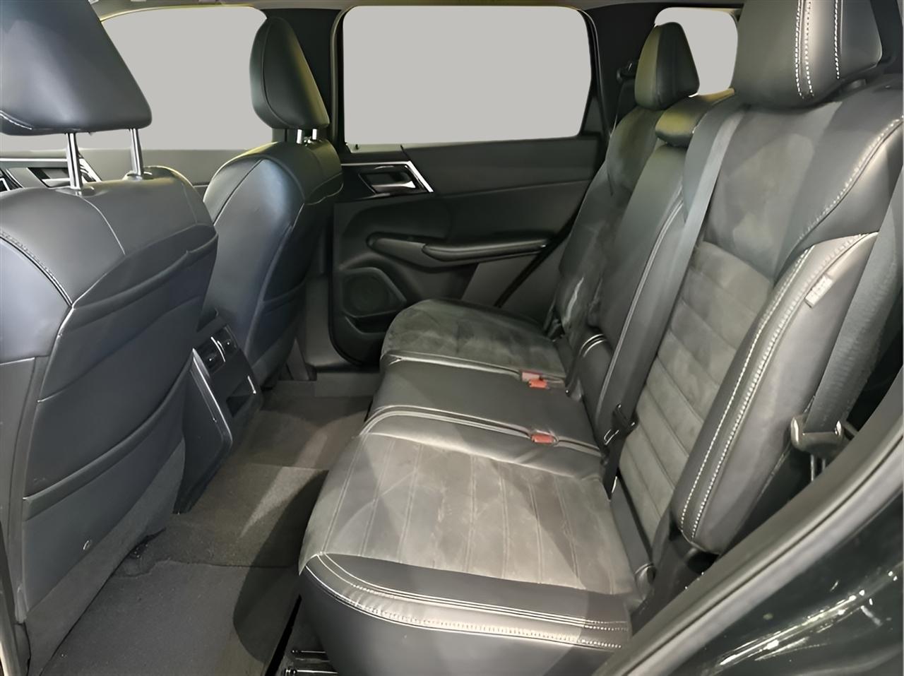Mitsubishi Outlander SE 2WD 2022