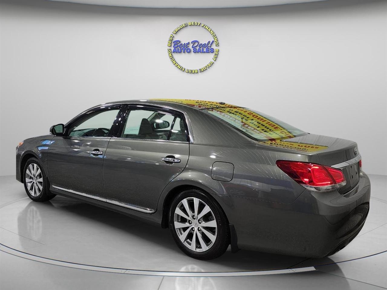 Toyota Avalon  2011