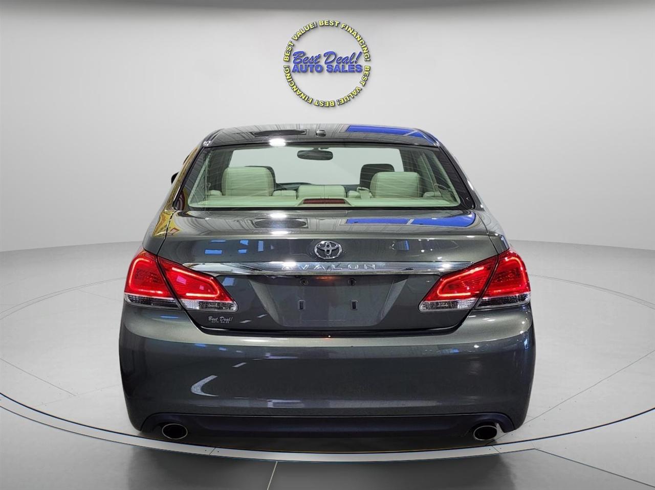 Toyota Avalon  2011