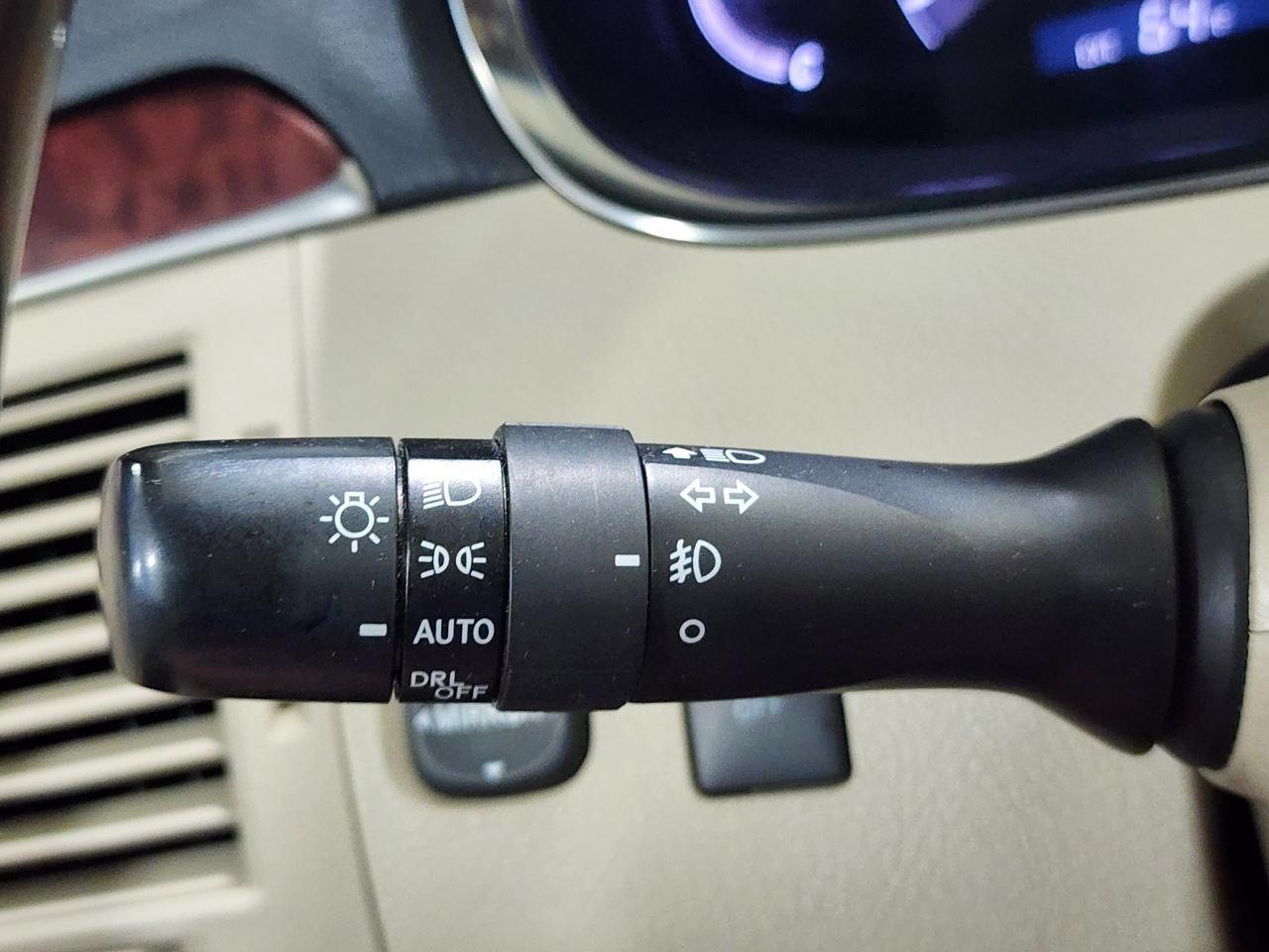 Toyota Avalon  2011